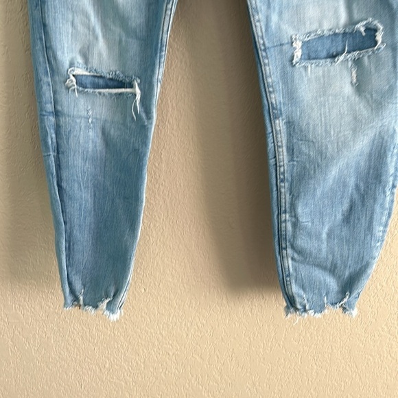 Zara Women's Ripped High Rise Jeans Sizes 32 - Picture 3 of 6